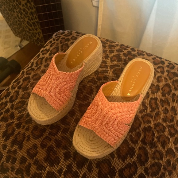 MARC FISHER- ZAKKI PLATFORM ESPADRILLE SANDAL - Picture 2 of 2